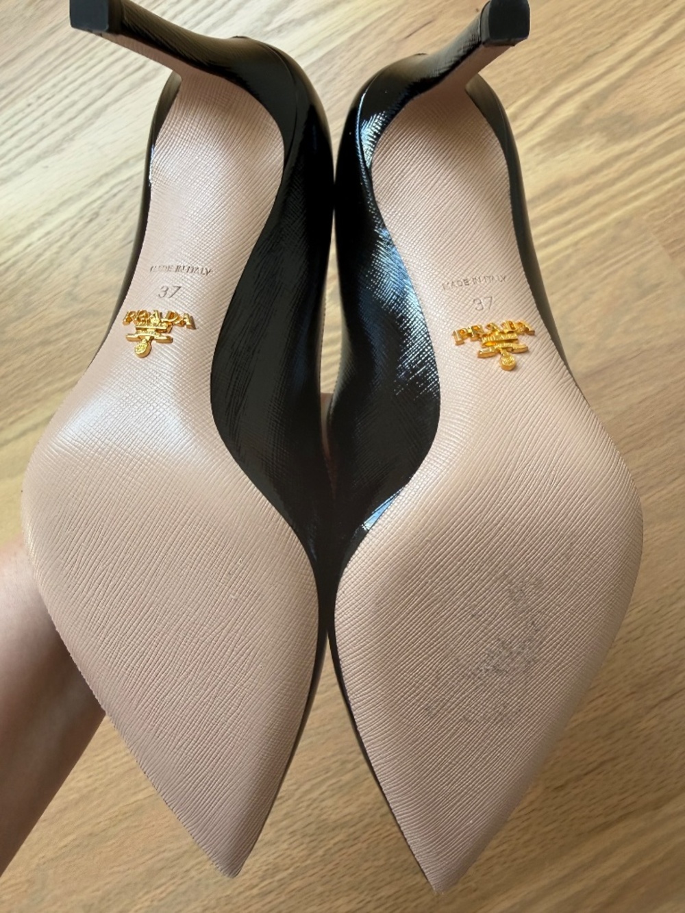 Prada - Picture 7 of 11